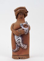 Kalapos hölgy fehér macskával, Vertel Andrea