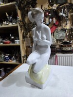 Hollóházi porcelán nöi akt figura