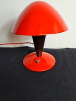 Josef Hůrka által tervezett, ikonikus Napako asztali gomba lámpa