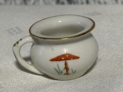 Aquincumi porcelán gombás mini bögre