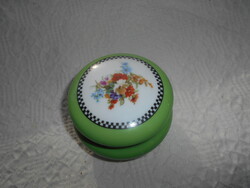 Élénk zöld alapszín,virág-  fond  minta  porcelán doboz