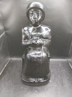 Gudea, a dél-babiloni Lagash városállam uralkodója, kerámia szobor, 32cm-es.4190b