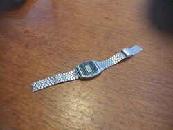 Retro roamer quartz watch