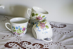 Csodaszép virágmintás, Kahla teáscsészék. Ár/4 db