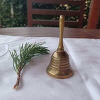 Réz karácsonyi csengő- magasság: 9,5 cm.