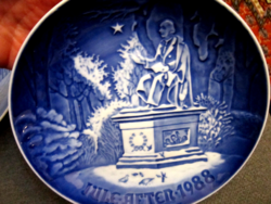 Danish Christmas plate Hans Christian Andersen in the Royal Garden 1988 plate
