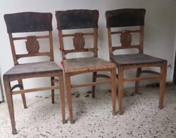 Faragott székek, dombornyomott bőr ülő- és háttámlával (3db)