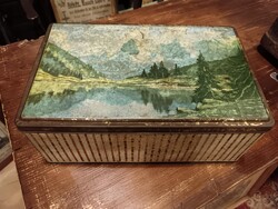 Bádog tároló, bon-bon tartó doboz, nagyobb méretű, szép tájkép grafikával, régi cukorkás doboz