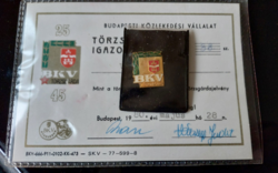 Névre szóló 38.sz. BKV törzsgárda igazolvány eredeti  apró műanyag tasakban lévő jelvénnyel 1980.