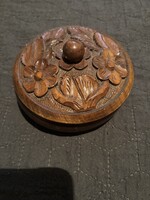 Faragott virág díszítéses fadoboz