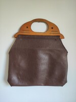 Barna retró műbőr fafogantyús kézi bevásárló táska