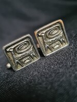 Iparművészeti figurális mangetta/mandzsetta gomb ezüst színű kos?csodaszarvas?Ki mit lát bele :)