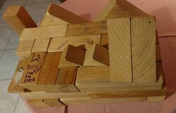 Retro natúr fakocka ,várépítőkocka, gyerekjáték ,több, mint 5 kg ( 4,5 cm x 4,5 cm az alapkocka)