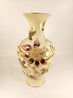 ZSOLNAY NAGY SZÉLES VIRÁGOS PORCELÁN VÁZA, FESTŐI ALÁÍRÁS (JR007)