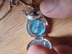 R Giulio quartz óra díszköves katica nyaklánc