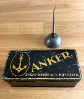 Régi ANKER eredeti fém varrógépdoboz, tartozékokkal, olajozó különleges antik darab