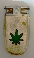 Retro metal case scripto gas lighter with fire enamel cannabis leaf decoration as shown in the pictures 1.
