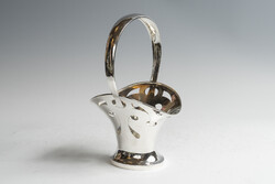 Ezüst kosár alakú kínáló (25-0310)