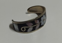 Szép állapotú ezüstözött alpakka karkötő karék pávaszem kagylóval ékítve