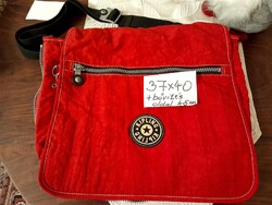 Gyönyörú, újszerű, nagyméretű Kipling márk. állítható oldaltáska,