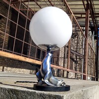 Art deco asztali lámpa - ﻿labdával játszó fóka - Hagenauer stílus - tejüveg gómb búra