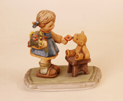 Szeretettel (With love) - 10 cm-es Berta Hummel porcelán figura