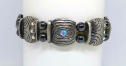 Mágneses bronz karkötő magnetit ásvánnyal és strasszkövekkel 311