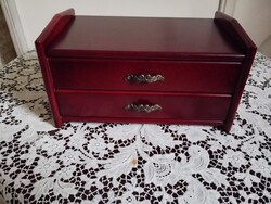 Szép fából készült ékszertartó doboz