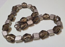 Nagy szemekkel ezüst színű  üveg gyöngysor nyaklánc