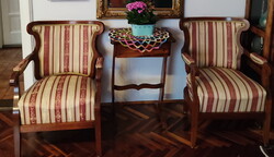 Biedermeier set: 2 armchairs and a table
