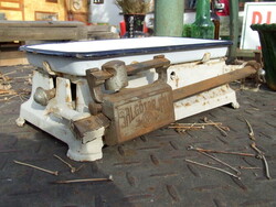 Régi konyhai mérleg