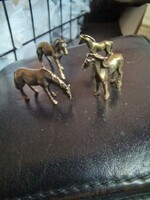 Mini réz lovak vitrindísz