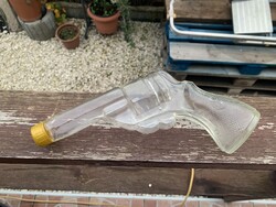 Pisztoly formájú üveg.