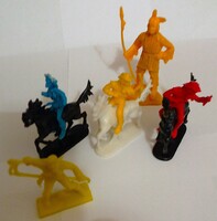 RETRO TRAFIKÁRU BAZÁRÁRU JÁTÉK MŰANYAG western katona csomag a képek szerint EGYBE  !