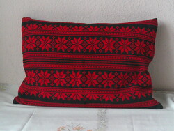 Népművészeti szőttes piros-fekete díszpárnahuzat, díszpárna