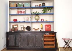 Antik polcos és fiókos tömör fa szekrény komód longboard sideboard