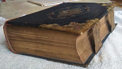 1880-as évek ANTIK BIBLIA börkötéses, csatos, illusztrált HATALMAS méretű Biblia