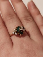 18k arany gyémánt-smaragd gyűrű