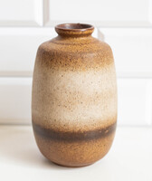 Bézs-barna Strehla váza minimalista enteriőrbe