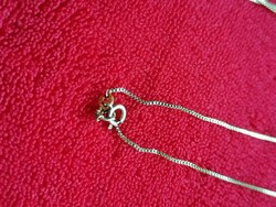 63 cm hosszú arany nyaklánc