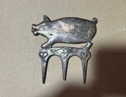 Antik malac alakú hús villa