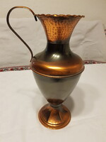 Kancsó alakú réz váza