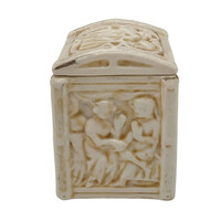 Zsolnay old-ivory doboz tetővel M997