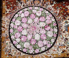 1908 SZECESSZIÓS HUNGARICUM MATYÓ ASZTALTERÍTŐ TERÍTŐ SELYEM HÍMZETT MEZŐKÖVES MUZEÁLIS KÉZIMUNKA