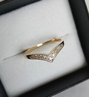 9K-os, gyönyörű Viktória fazonú arany gyűrű