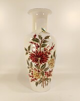 ZSOLNAY PORCELÁN VIRÁG MINTÁS PADLÓVÁZA, FESTŐI ALÁÍRÁS (JR021)