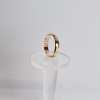 14 karátos, 2,75 g Vörösarany karikagyűrű. (No. 324.)