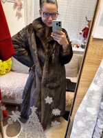 Eladó egy gyönyörű, újszerű állapotú SAGA Mink prém bunda