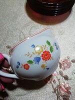 Zsolnay porcelán kiöntő a képeken látható állapotban.Akció Aukció több száz termék vegye vigye