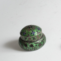 Ezüst szelence zöld zománcos díszítéssel (EZM-74)